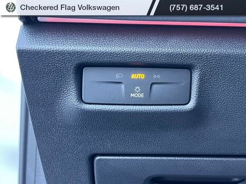 New 2026 Volkswagen Tiguan SE R-Line image 18