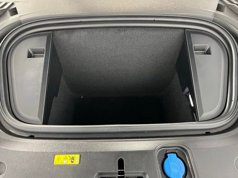 Used 2024 Audi e-tron GT Premium Plus image 33