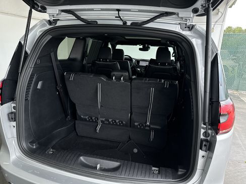 Used 2026 Chrysler Pacifica Limited FWD image 31