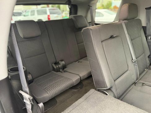 Used 2019 Chevrolet Tahoe 2WD w/ Remote Keyless Entry Package image 22