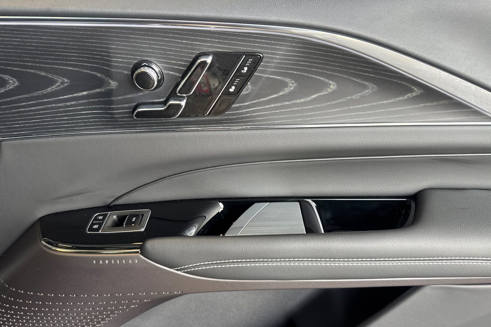Certified 2024 Cadillac Lyriq Luxury RWD image 20