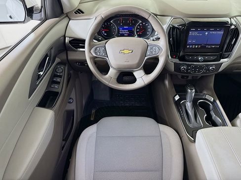 Used 2020 Chevrolet Traverse LT FWD image 19