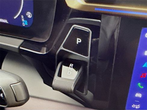 Used 2024 Porsche Macan 4 Electric image 21