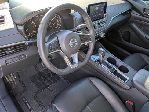 Certified 2022 Nissan Altima 2.5 SR image 13