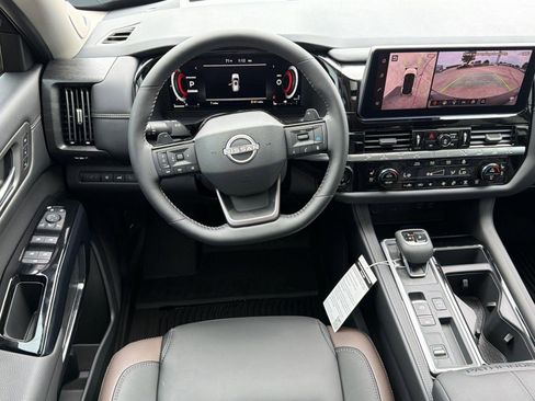 New 2026 Nissan Pathfinder Platinum FWD image 27