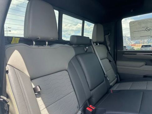 New 2026 Chevrolet Silverado 2500 ZR2 AWD/4WD image 16