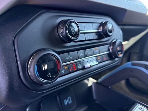 Used 2024 Ford Bronco Wildtrak image 26