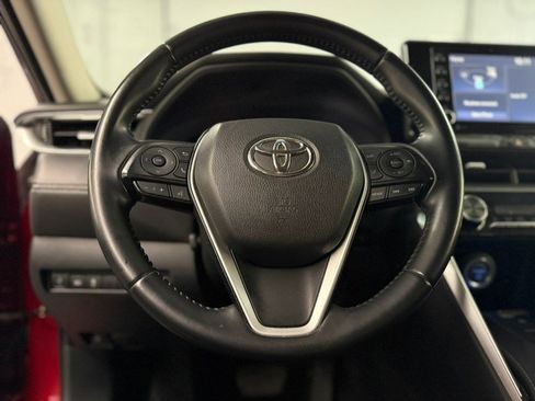 Used 2021 Toyota Venza LE w/ Carpet Mat Package (TMS) AWD/4WD image 23