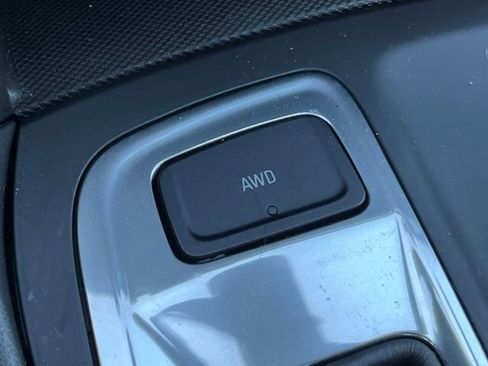 Used 2020 Chevrolet Equinox LT w/ Driver Convenience Package AWD/4WD image 26