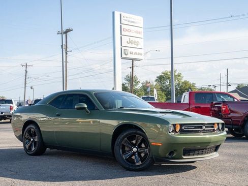 Used 2023 Dodge Challenger SXT image 7