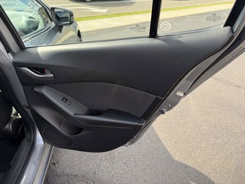 Used 2016 MAZDA MAZDA3 i Touring w/ Popular Equipment Package FWD image 19