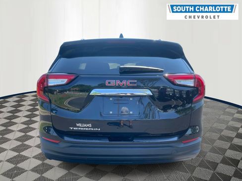 Used 2023 GMC Terrain SLE w/ Driver Convenience Package FWD image 5