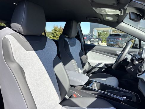 New 2025 Volkswagen ID.4 Pro AWD/4WD image 18