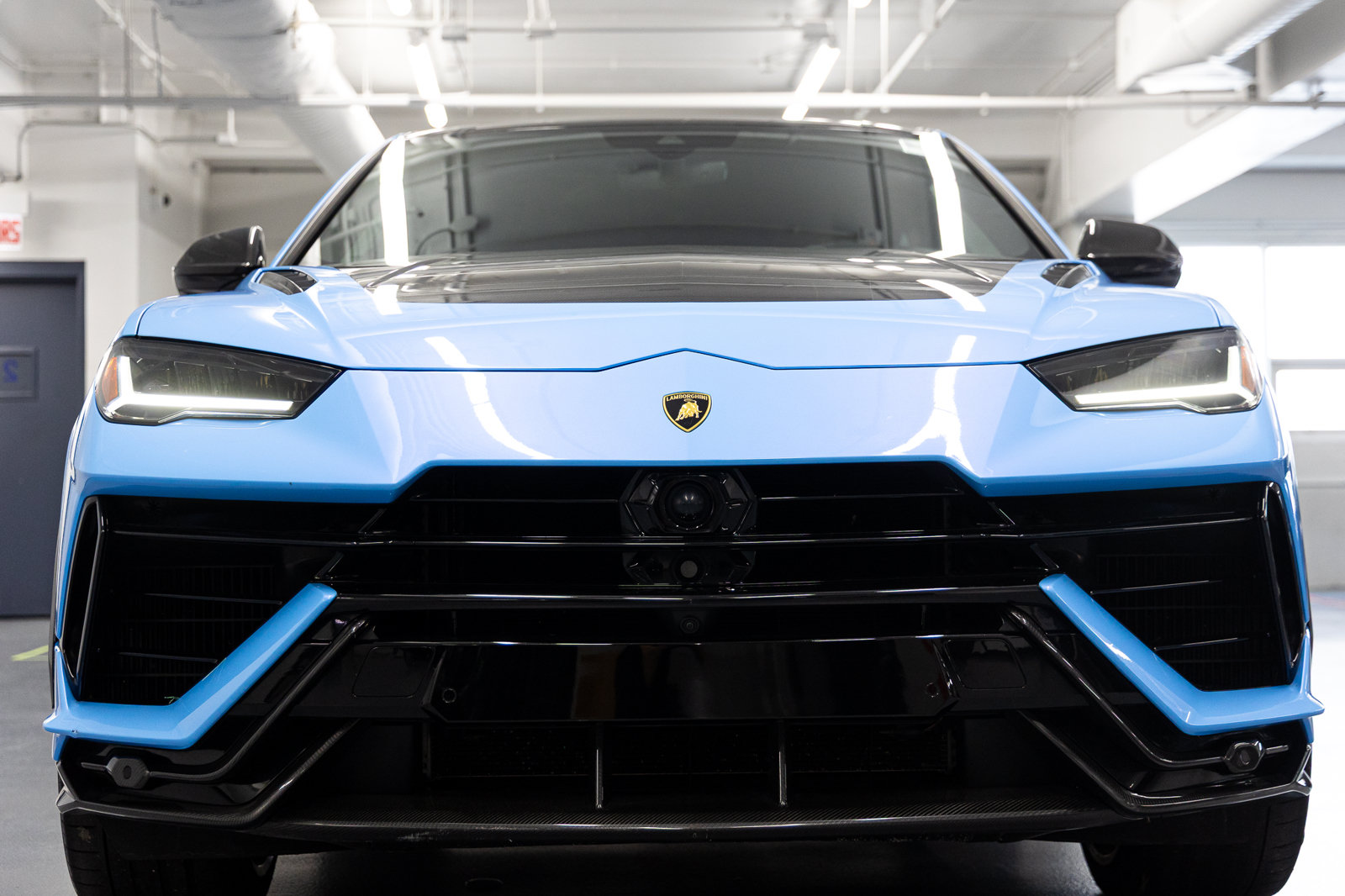 Used 2024 Lamborghini Urus Performante AWD/4WD image 11
