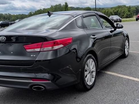 Used 2018 Kia Optima EX w/ Technology Package FWD image 8