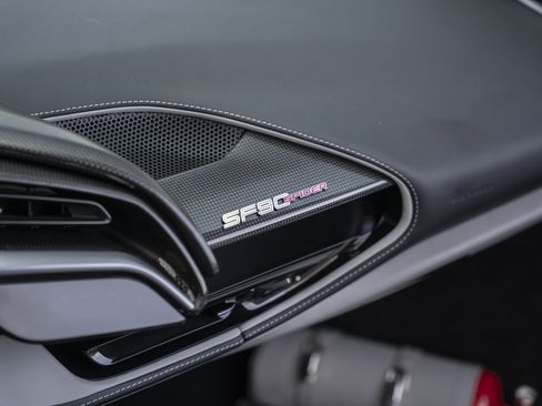 Used 2025 Ferrari SF90 Spider AWD/4WD image 21