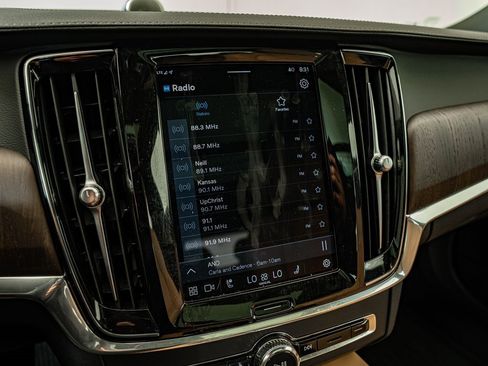 Used 2023 Volvo S90 B6 Ultimate w/ Lounge Package image 24