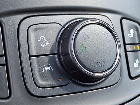 Used 2023 GMC Terrain SLE w/ Driver Convenience Package AWD/4WD image 25