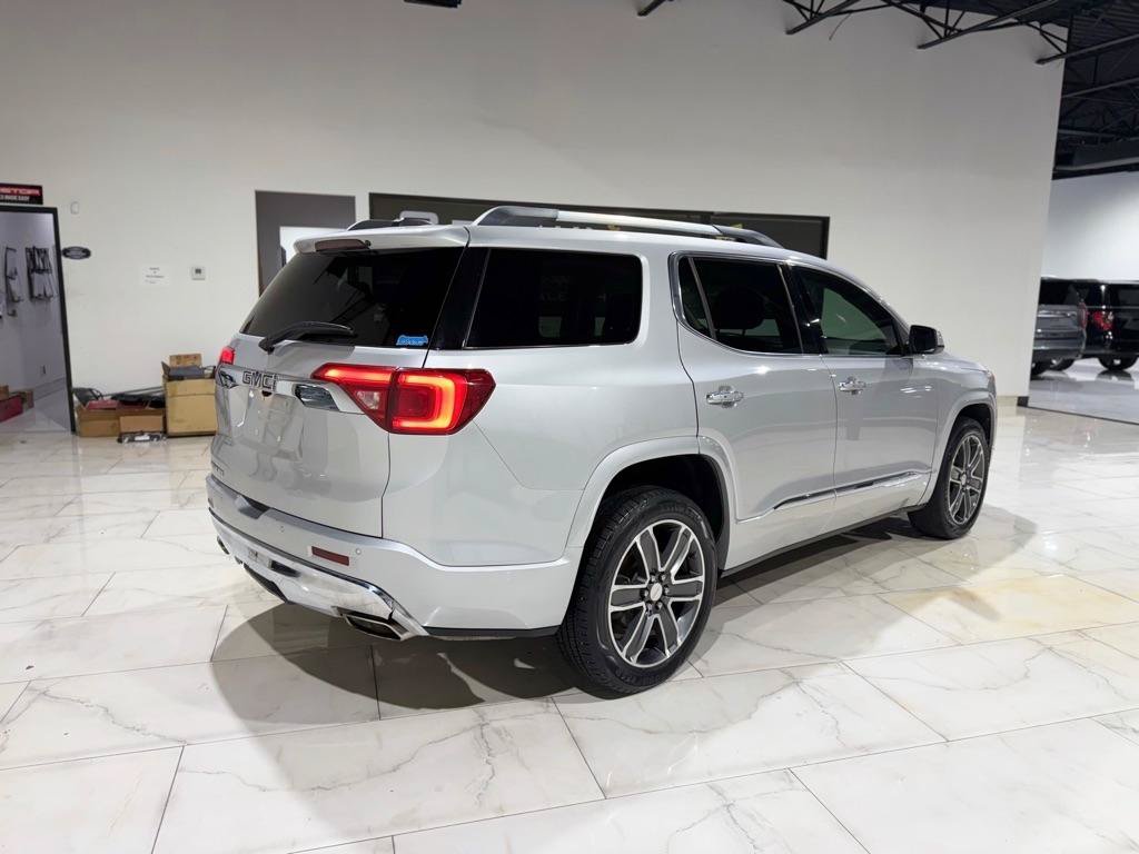 Used 2019 GMC Acadia Denali w/ Technology Package FWD image 8