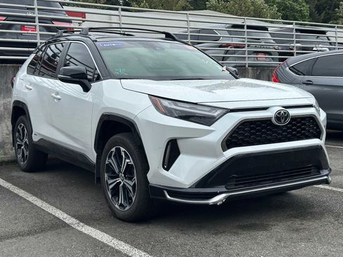 Certified 2025 Toyota RAV4 XSE w/ Weather Package AWD/4WD image 3