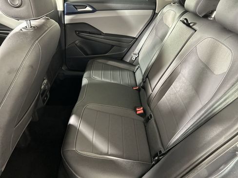 Used 2024 Volkswagen Taos SE image 24