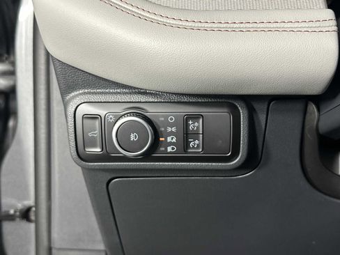 Used 2025 Ford Explorer Active w/ Active Comfort Package AWD/4WD image 27