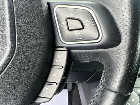 Used 2017 Land Rover Range Rover Evoque SE Dynamic AWD/4WD image 34