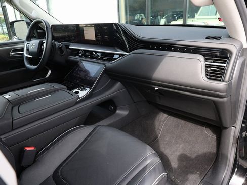 Certified 2025 INFINITI QX80 Luxe RWD image 25