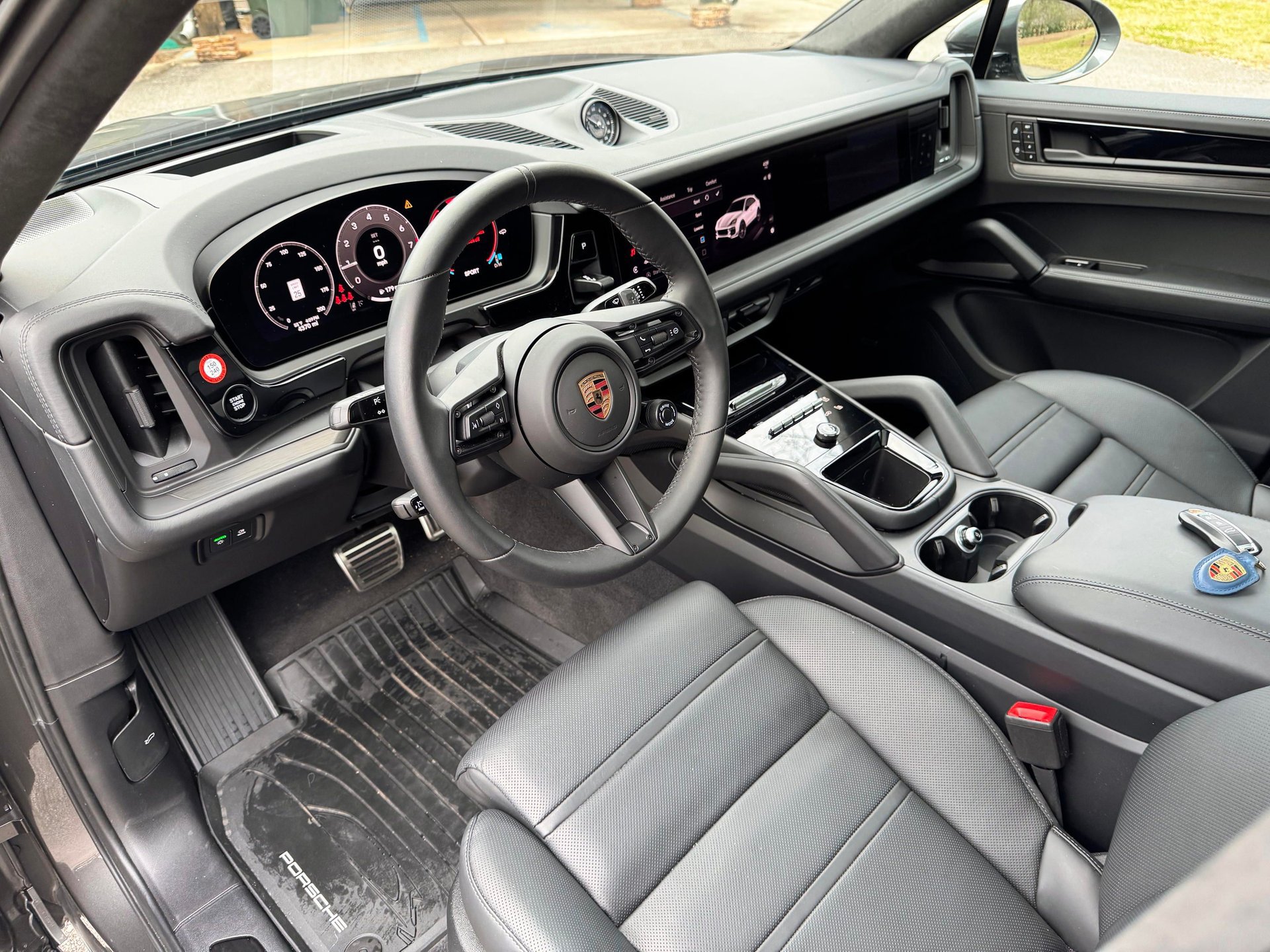 Used 2025 Porsche Cayenne GTS AWD/4WD image 14