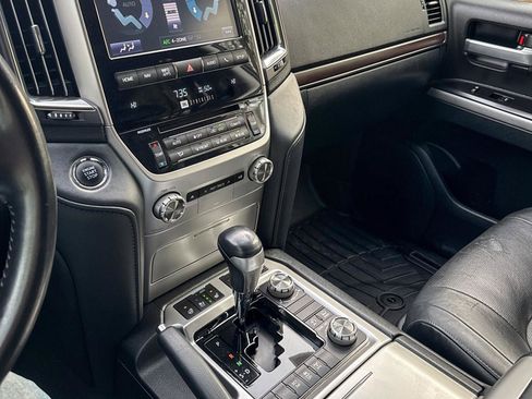 Used 2019 Toyota Land Cruiser w/ Preferred Accessory Package image 31