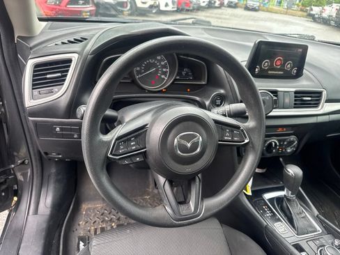 Used 2018 MAZDA MAZDA3 Sport FWD image 14