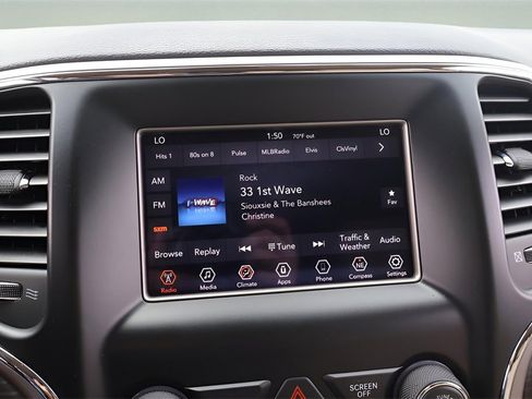 Used 2019 Jeep Grand Cherokee Laredo image 24