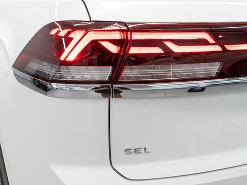 Used 2024 Volkswagen Atlas Cross Sport SEL R-Line AWD/4WD image 50