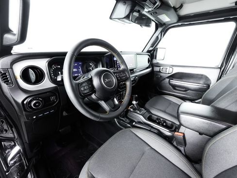 Used 2024 Jeep Wrangler Unlimited AWD/4WD image 24