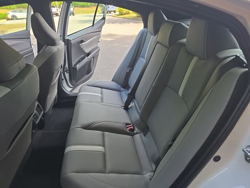 Used 2026 Toyota Camry SE FWD image 13