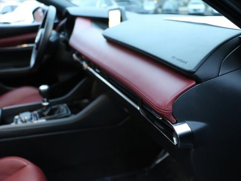 Certified 2025 MAZDA MAZDA3 2.5 S Hatchback w/ Premium Pkg image 8