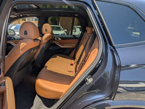 Used 2026 BMW X5 xDrive40i w/ M Sport Package AWD/4WD image 11