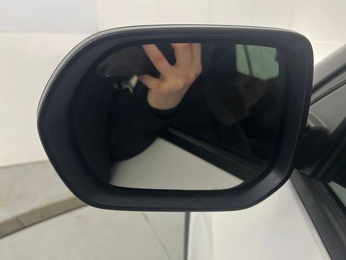 Used 2025 Chevrolet Equinox LT w/ Convenience Package II image 39