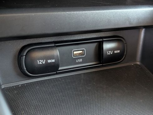 Certified 2025 Kia Soul LX FWD image 31