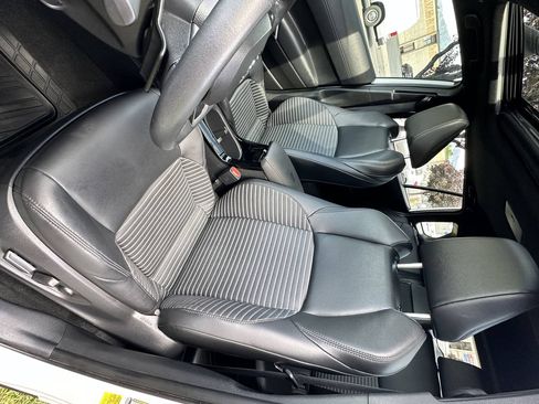 Used 2024 Toyota Corolla Cross AWD Hybrid w/ Convenience Package image 16