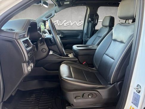 Certified 2023 GMC Yukon XL SLT w/ SLT Premium Package image 19