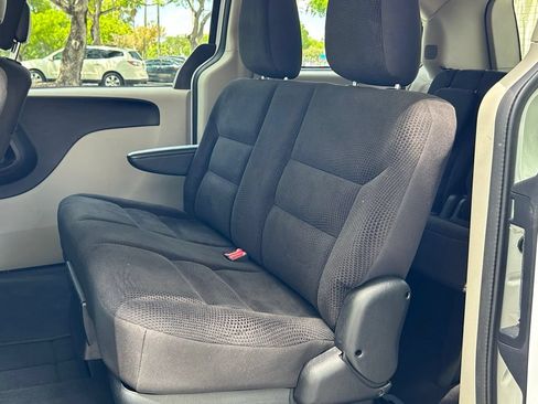 Used 2019 Dodge Grand Caravan SE FWD image 37