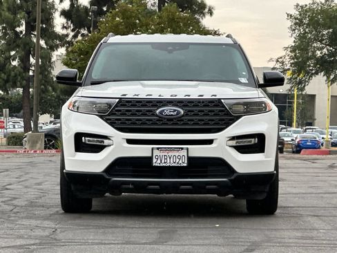 Used 2023 Ford Explorer XLT w/ Equipment Group 202A AWD/4WD image 11