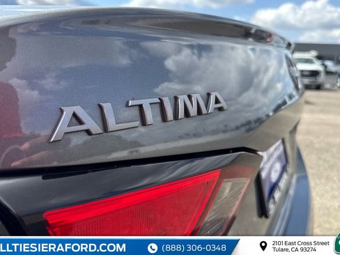 Used 2025 Nissan Altima 2.5 S FWD image 34