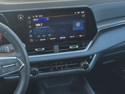 Used 2025 Chevrolet Equinox LT image 21