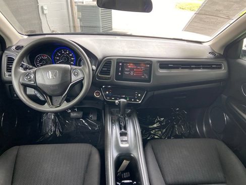 Used 2017 Honda HR-V EX image 18