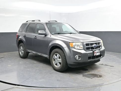 Used 2010 Ford Escape XLT FWD image 4