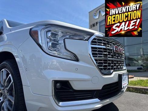 Used 2023 GMC Terrain Denali w/ Denali Premium Package AWD/4WD image 28
