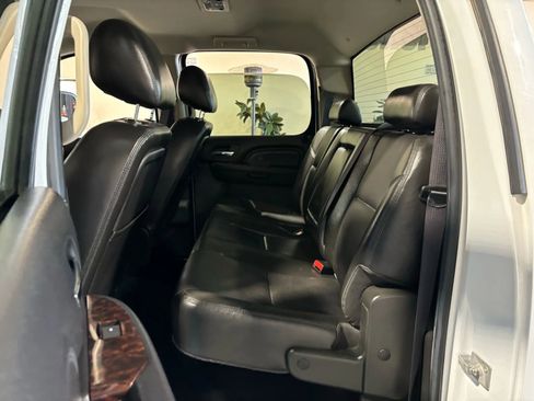 Used 2011 GMC Sierra 3500 Denali image 11