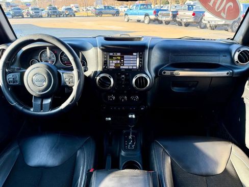 Used 2016 Jeep Wrangler Unlimited Sahara AWD/4WD image 12
